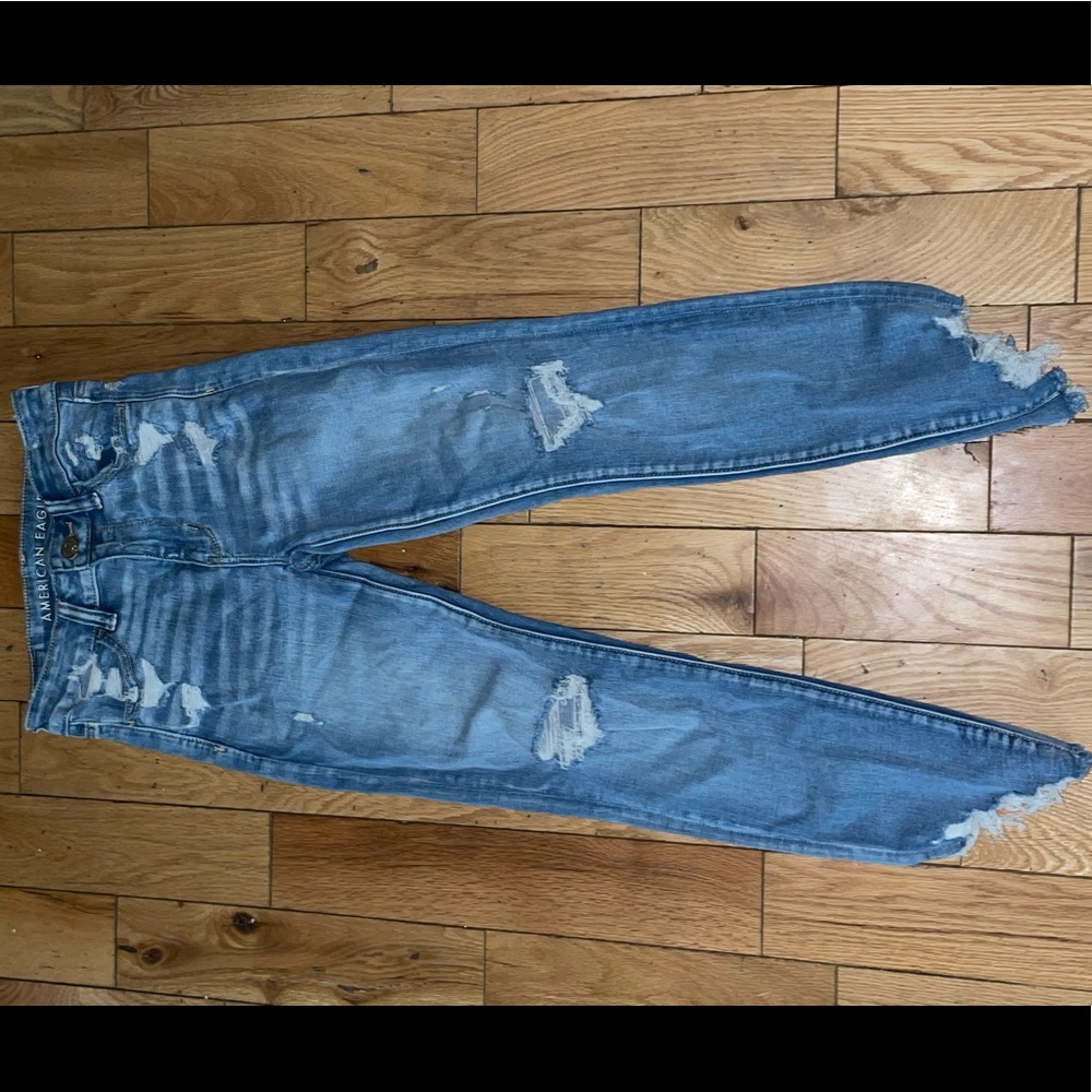 size 0 American Eagle light wash jeans